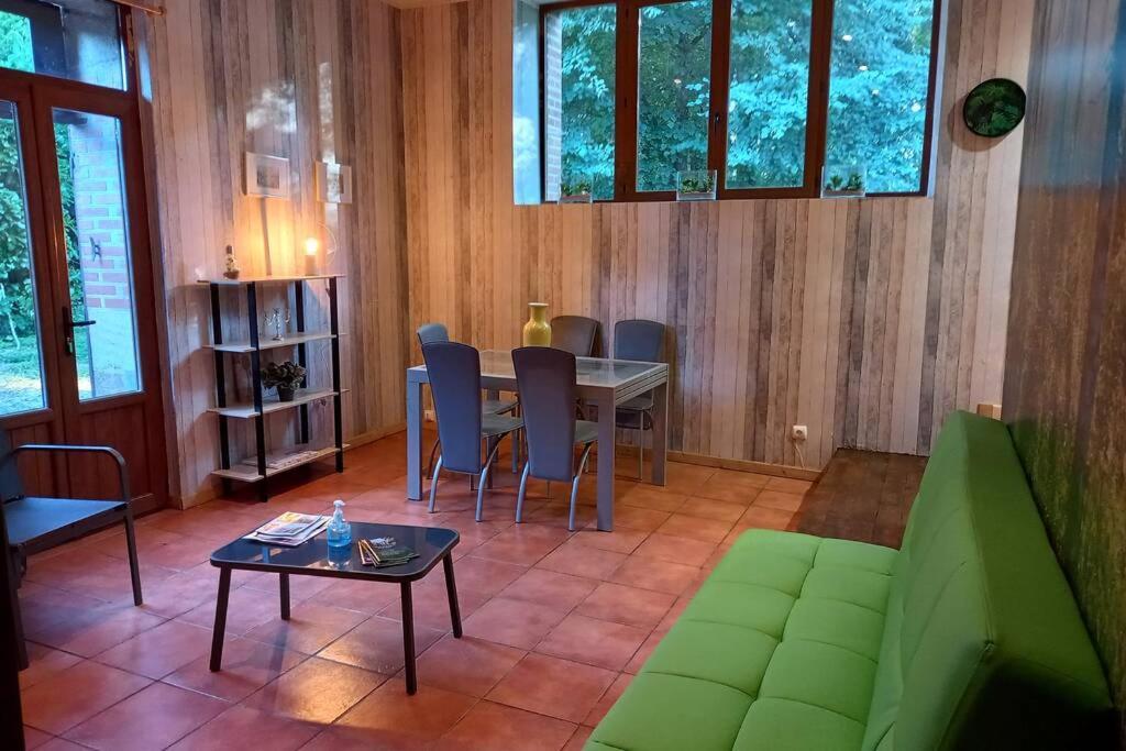 Suite dans le jardin du Château Agonges Exterior foto