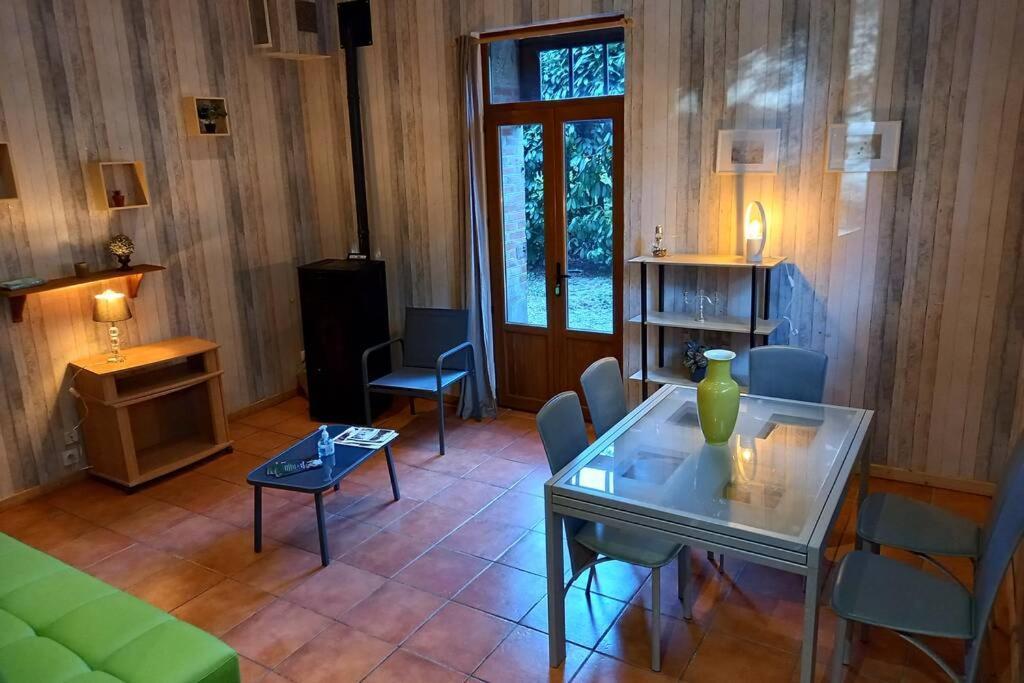 Suite dans le jardin du Château Agonges Exterior foto
