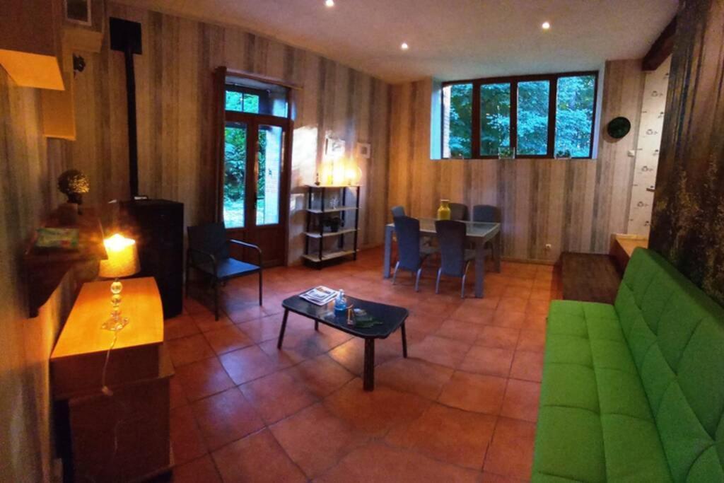 Suite dans le jardin du Château Agonges Exterior foto