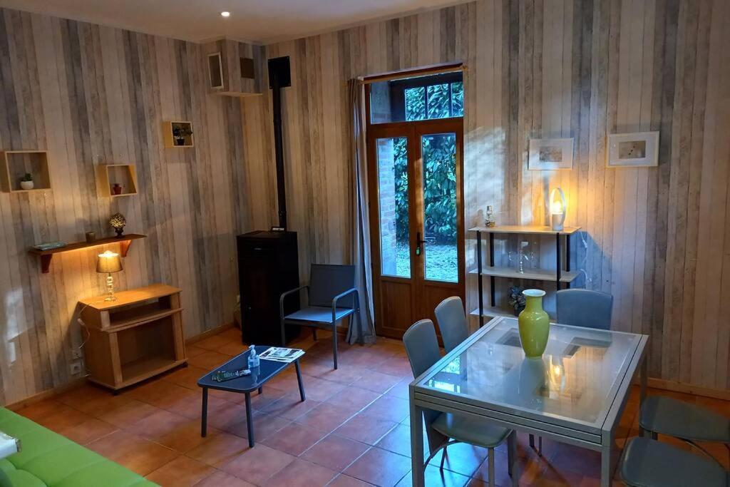 Suite dans le jardin du Château Agonges Exterior foto